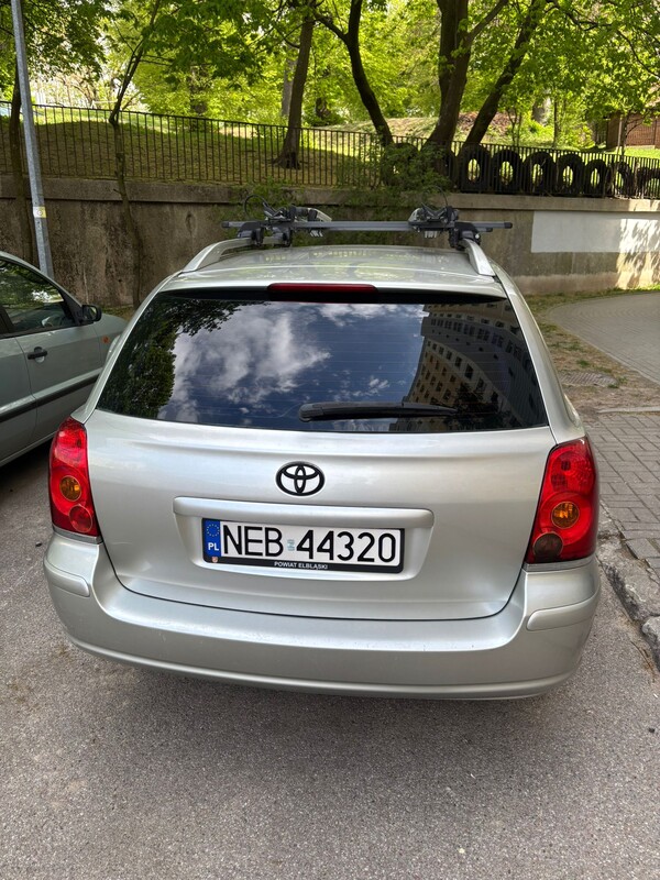 Elbląg Toyota Avensis Kombi 1.8 benzyna, rok 2003.
Auto sprawne, użytkowane na co dzień, samochód wygodny i pojemny.