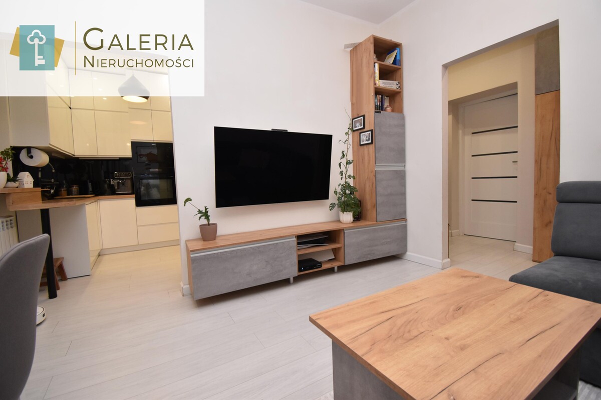 Elbląg GALERIA NIERUCHOMOŚCIZ pasji i miłości do nieruchomościNa sprzedaż: 3 pokoje po remoncie – gotowe