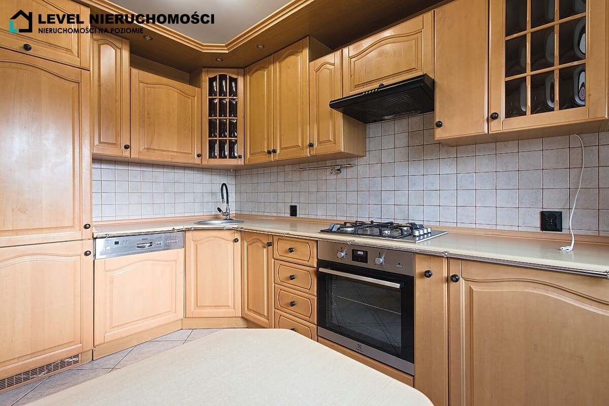 Elbląg LEVEL NIERUCHOMOŚCI Duże mieszkanie czteropokojowe ul. Powstańców Warszawskich,