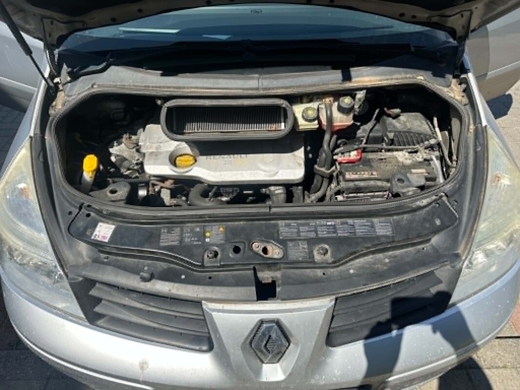 Elbląg Sprzedam w DOBREJ CENIE - RENAULT ESPACE Samochód jest sprawny i na chodzie. Kilka rzeczy do zrobienia. Cały