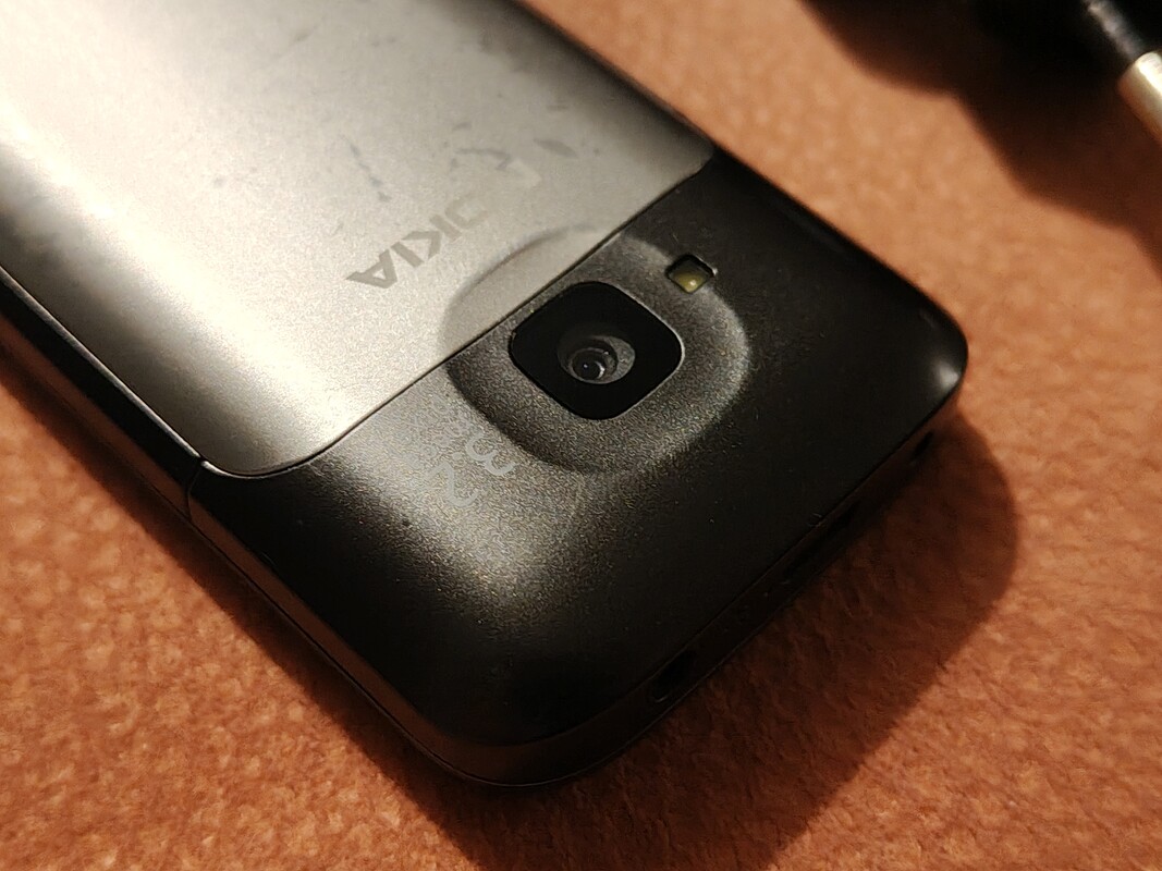 Elbląg Sprzedam zadbany, w pełni sprawny telefon Nokia c5-00
W zestawie z oryginalną baterią kartą pamięci 256 MB