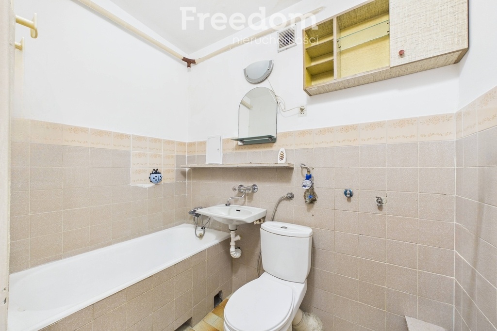 Elbląg FREEDOM NIERUCHOMOŚCISprzedam mieszkanie - Malbork, Jasna. Lokal o powierzchni 43,88 m² + piwnica 2,82 m²,