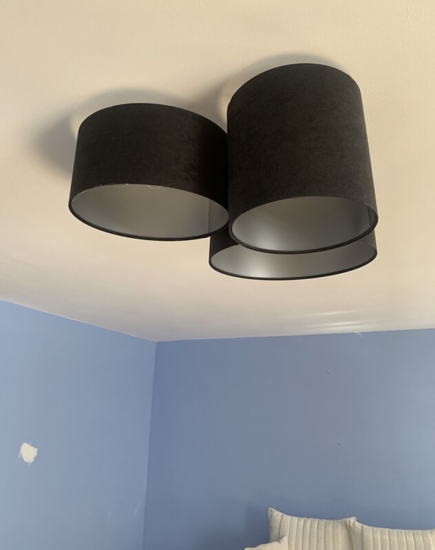 Elbląg SPRZEDAM CZARNĄ LAMPĘ SUFITOWĄ
stan techniczny i wizualny bardzo dobry +++
Lampa składa się z trzech abażurów