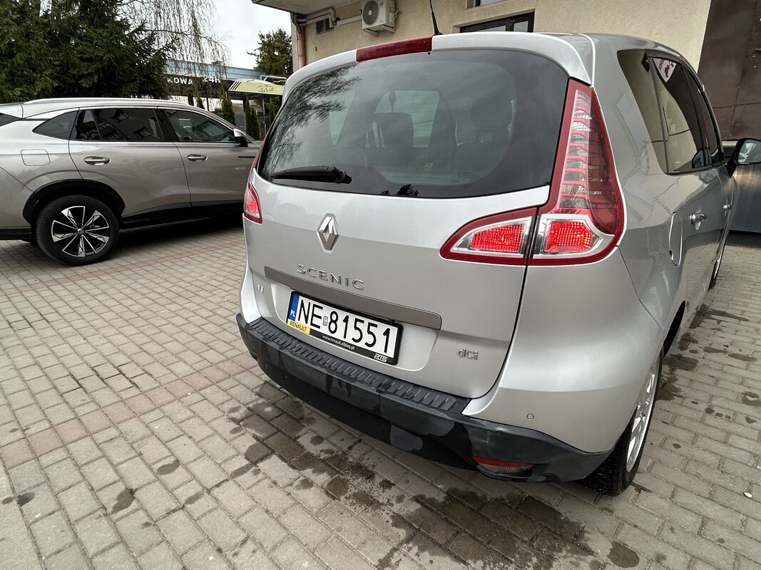 Elbląg RENAULT SCENIC – Praktyczny SUV z 2010 roku, idealny dla rodzin i osób ceniących przestrzeń oraz komfort
