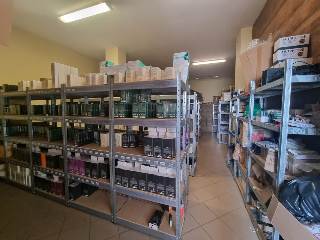 Elbląg AS NIERUCHOMOŚCI POLECALOKAL UŻYTKOWY Elbląg, ul. Grunwaldzka* 70 mkw parter+ 30 mkw biuro na
