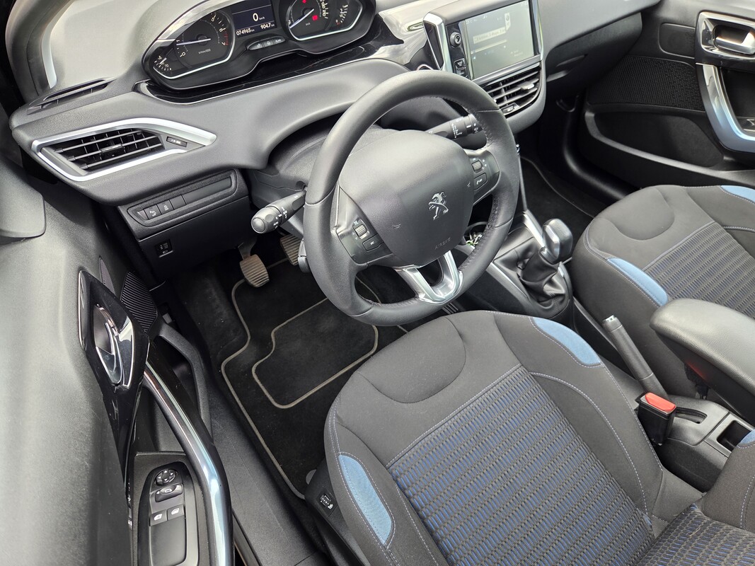 Elbląg Oferuję do sprzedaży zadbany egzemplarz Peugeot 208 w wersji Allure z chwalonym silnikiem benzynowym 1.4 VTI 95