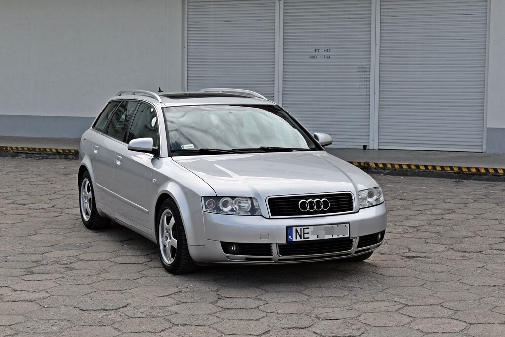 Elbląg AUDI A4 B6 AVANT2004 ROK, 2.0 benzynaAUTOMATAuto zadbane, bez oznak korozjiBogate wyposażenieDodatkowy kpl.