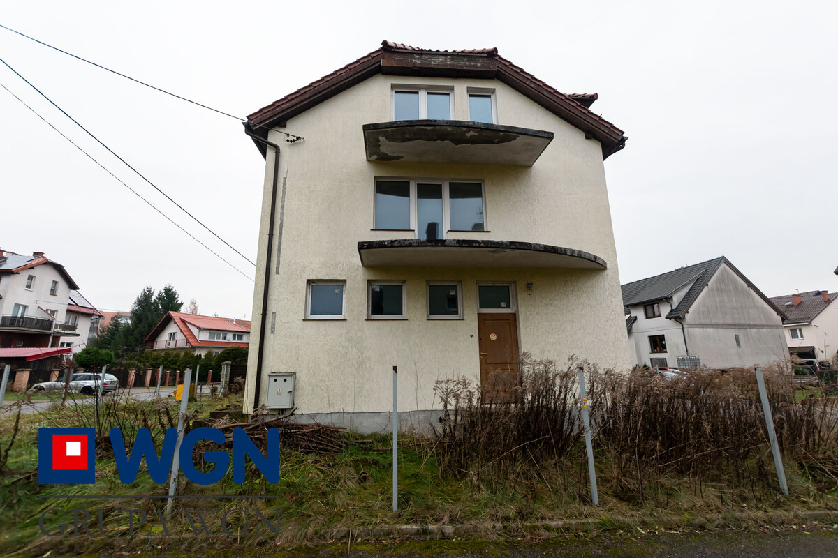 Elbląg WGN Nieruchomości oddział Elbląg przedstawia Państwu dom w zabudowie szeregowej z lokalem użytkowym o