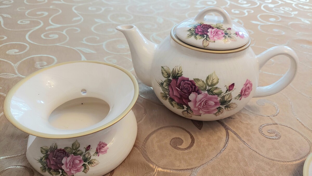 Elbląg Zachwycający serwis w stylu angielskim.