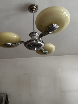 Elbląg Sprzedam serwantka, kredens, stół, dwa krzesła, żyrandol antyki. Wymaga wyceny.