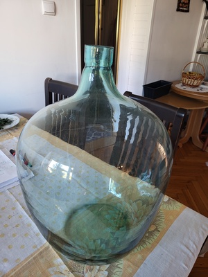 Elbląg Oddam  szklany gąsior / butlę do wina. .Pojemność 30 litrów.