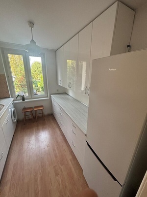 Elbląg   Sprzedam wyjątkowe mieszkanie 61  m kw.4 pokoje, I  piętro, osobna kuchnia, łazienka,