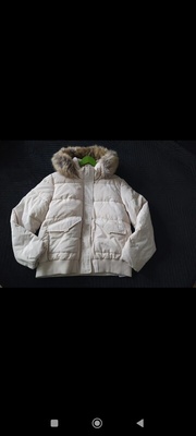 Elbląg 1.Jasna kurtka damska r. 42- 50 zł
2.Czarna kurtka r. 38.- 40 zł
3.Jasna czapka Nowa - 40 zł
4.Pozostałe