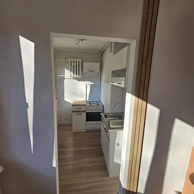 Elbląg DOM NIERUCHOMOŚCIOFERUJEMY NA SPRZEDAŻMIESZKANIE 1&nbsp; POKOJOWEPow. &nbsp; 27&nbsp; m2Blisko Park Kajki&nbsp;