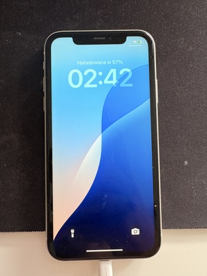 Elbląg Używany telefon iPhone 11 64GB w kolorze białym. Bateria na poziomie 80%. Doskonały sprzęt dla osób szukających