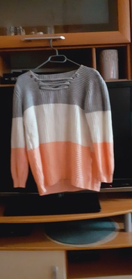 Elbląg Oddam odzież  damską za owoce. .. .kontakt SMS. .. .. .ciuszków jest więcej niż widać na zdjęciach