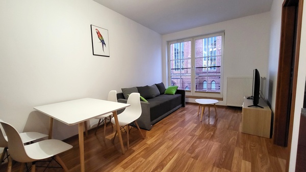 Elbląg KWADRAT NIERUCHOMOŚCImieszkanie 2 pokojowe&nbsp; na Starym MieścieI&nbsp; piętro, windaumeblowane i