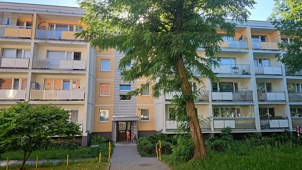 Elbląg DOM NIERUCHOMOŚCIOFERUJEMY NA SPRZEDAŻMIESZKANIE 2&nbsp; POKOJOWE PO REMONCIEBlisko Park Modrzewia&nbsp; &nbsp;