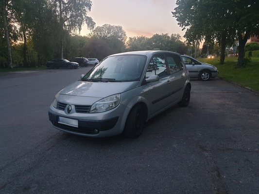 Elbląg Na sprzedaż oferuję samochód marki Renault Scenic z silnikiem benzynowym 1.6,rocznik 2004.Auto jest na chodzie,