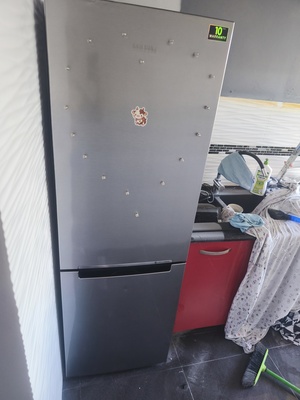 Elbląg Używana lodówka Samsung pełny no Frost. 
Wymiary: 179x59,5cm. 
W pełni sprawna 
Wizualnie 9/10
Odbiór we