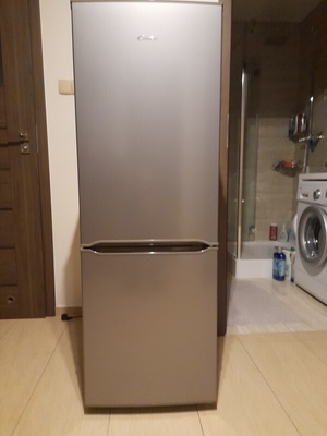 Elbląg Sprzedam lodówkę Candy 4 letnią stan idealny super chłodzi i mrozi wysokość 140cm.