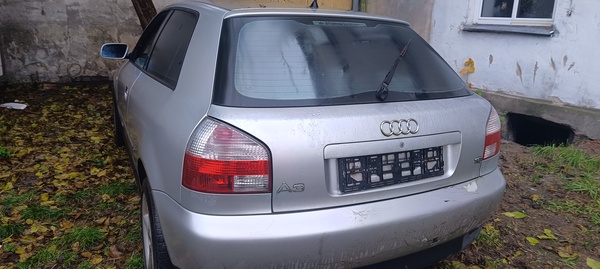 Elbląg Audi A 3 1.6 benzyna na części. .. 2002rok przebieg 226 tys silnik do odpalenia. .. opony zimowe 225/45/17 stan