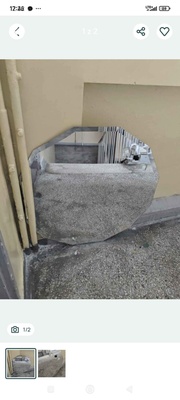 Elbląg Lustro wymiary Ok. 80x80
Duże, 12kątne lustro fazowane z ozdobnymi 3 kwadratami 
Z tyłu są uchwyty do powieszenia