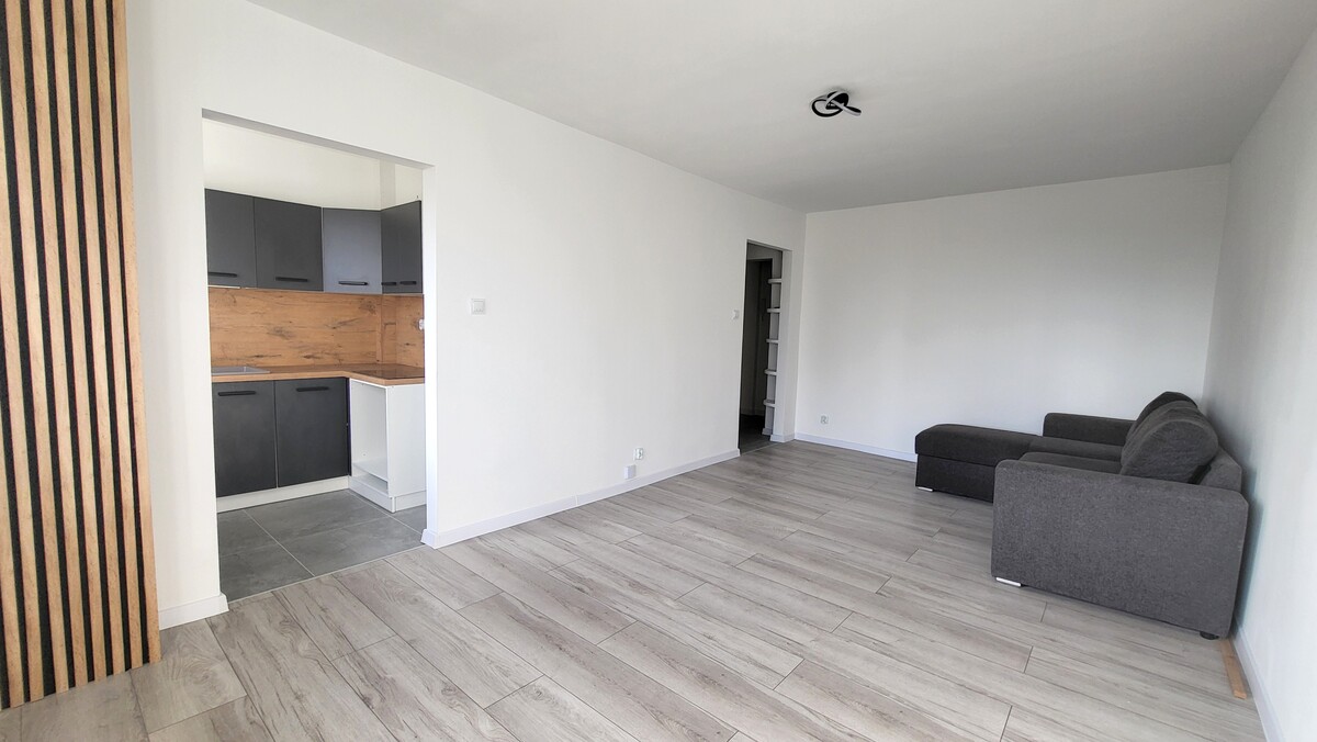 Elbląg KWADRAT NIERUCHOMOŚCI1 pokój, 33 m2V piętrowindabalkonpo generalnym remonciemedia z miasta