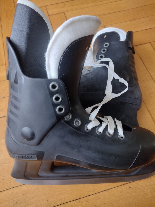 Elbląg Łyżwy hokejowe f-my SALVO nowe.
rozm. 8 kolor czarne.
Stan nowe nie używane.
Sprzedam lub zamienię na coś.