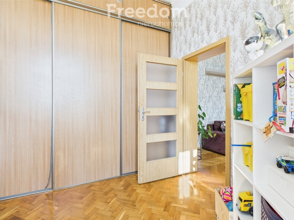 Elbląg FREEDOM NIERUCHOMOŚCISprzedam mieszkanie - Elbląg, Królewiecka. Na sprzedaż przestronne mieszkanie o