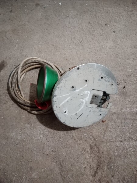 Elbląg Sprzedam szlifierkę widoczną na zdjęciach. Wymiary podane na tabliczce znamionowej. Waga 13 kg. Odbiór osobisty