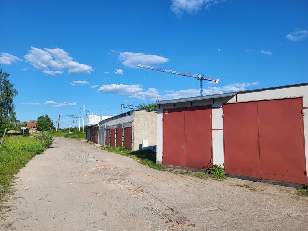 Elbląg AS NIERUCHOMOŚCI POLECAREZERWACJAPOMIESZCZENIE GARAŻOWEElbląg, ul. Piaskowa* 38 mkw - 800zł*