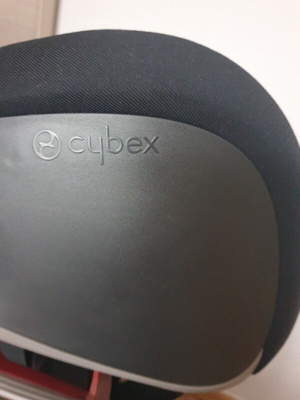 Elbląg Sprzedam fotelik samochodowy CYBEX GOLD, SOLUTION S-FIX. Fotelik jest przeznaczony dla dzieci od 15 kg do 36