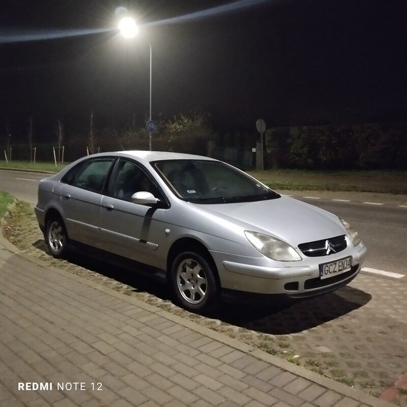 Elbląg Sprzedam w Bogatej Wersji - EXCLUSIVE - Zadbanego CITROENA C5 - Limuzyna, 2.0 Benzyna, 138 KM.
Kolor - SREBRNY