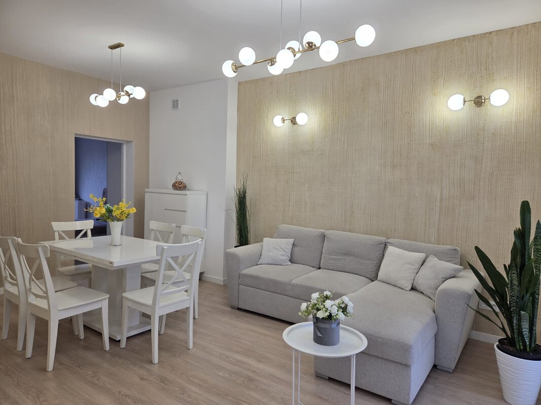 Elbląg AS NIERUCHOMOŚCI POLECAMIESZKANIE NA WYNAJEMElbląg, ul Mączna* Sypialnia z balkonem* Salon z