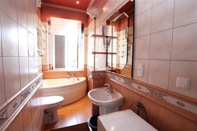 Elbląg NIERUCHOMOŚCI ANNA KRASZEWSKA Mieszkanie na wynajem w centrum miasta ul. Winna