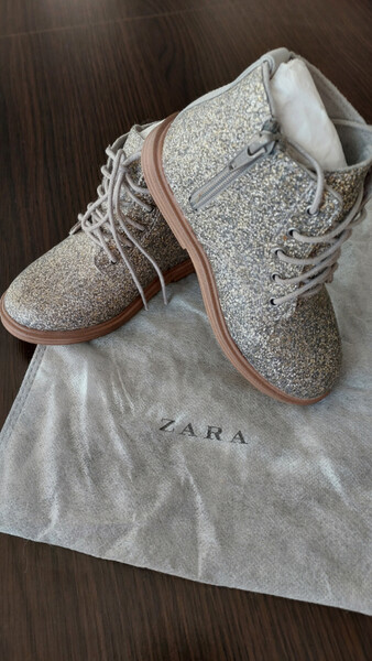 Elbląg Sprzedam botki dla dziewczynki. Są śliczne. Firma Zara, rozmiar 24.Polecam.