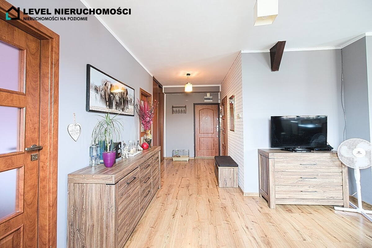 Elbląg LEVEL NIERUCHOMOŚCI  Trzypokojowe mieszkanie przy starówceul. Królewiecka  NIERUCHOMOŚCI NA POZIOMIE