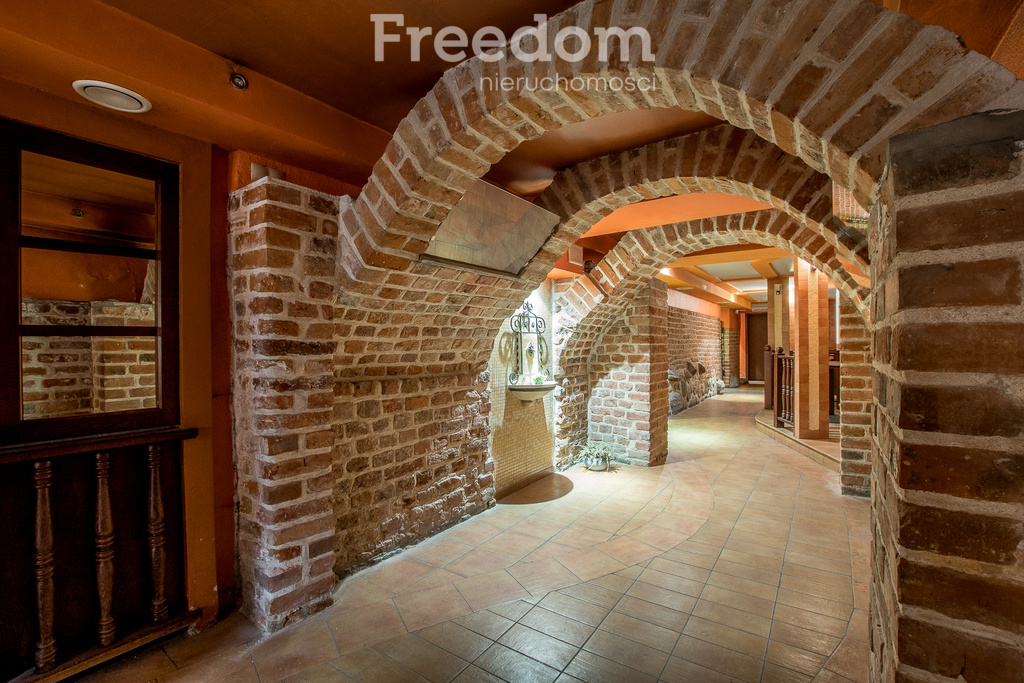 Elbląg FREEDOM NIERUCHOMOŚCISprzedam lokal użytkowy - Elbląg, Stary Rynek. Wyjątkowy lokal inwestycyjny przy