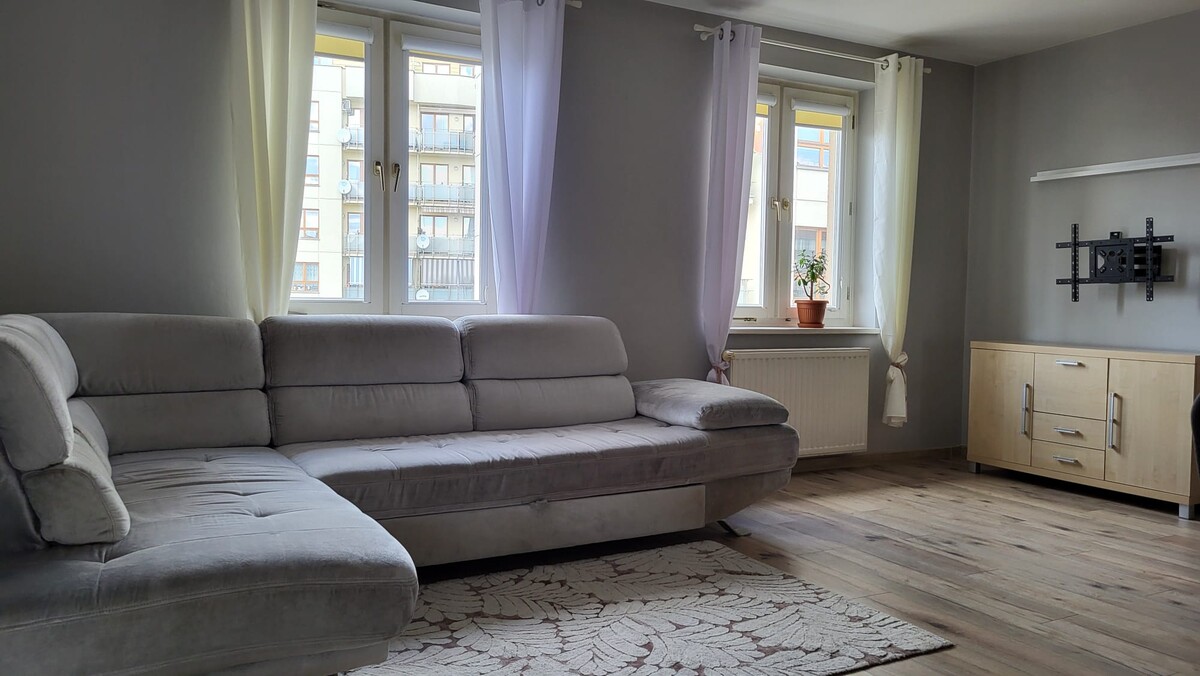 Elbląg Wynajmę dużą kawalerkę 42 m². w centrum Elbląga przy ul. NITSCHMANNA