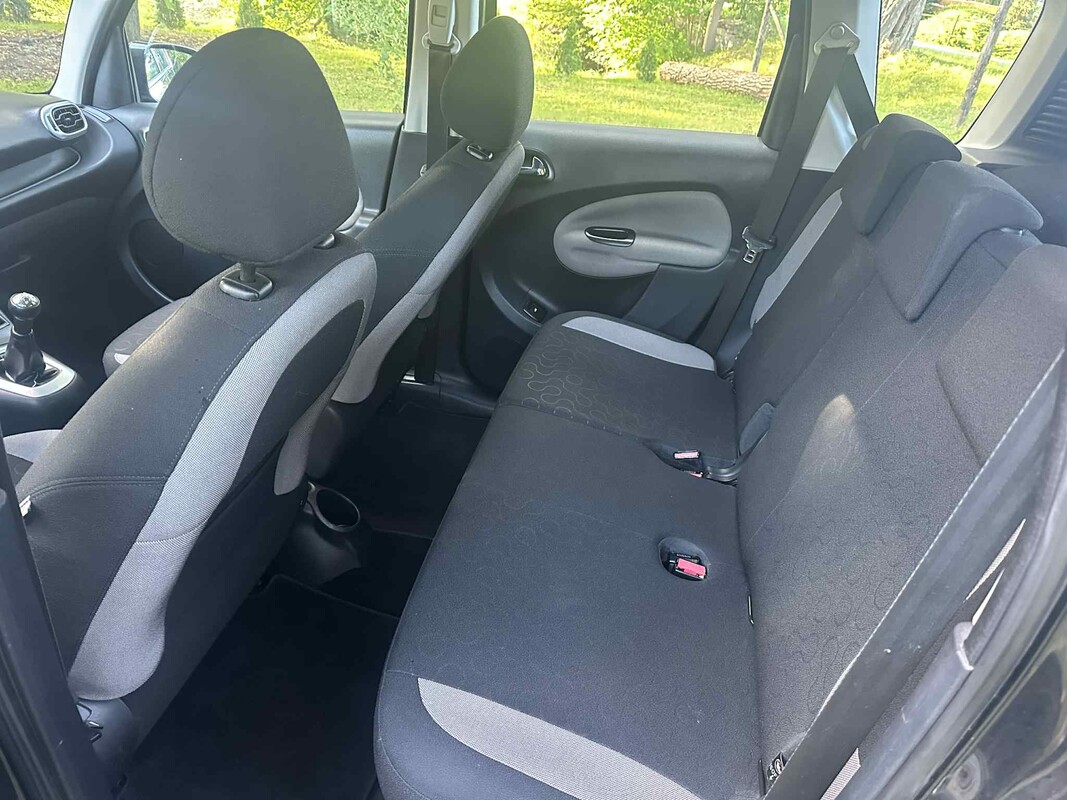 Elbląg SPRZEDAM 7500 PLN
Na sprzedaż Citroën C3 Picasso z 2009 roku, wyposażony w oszczędny silnik diesla.