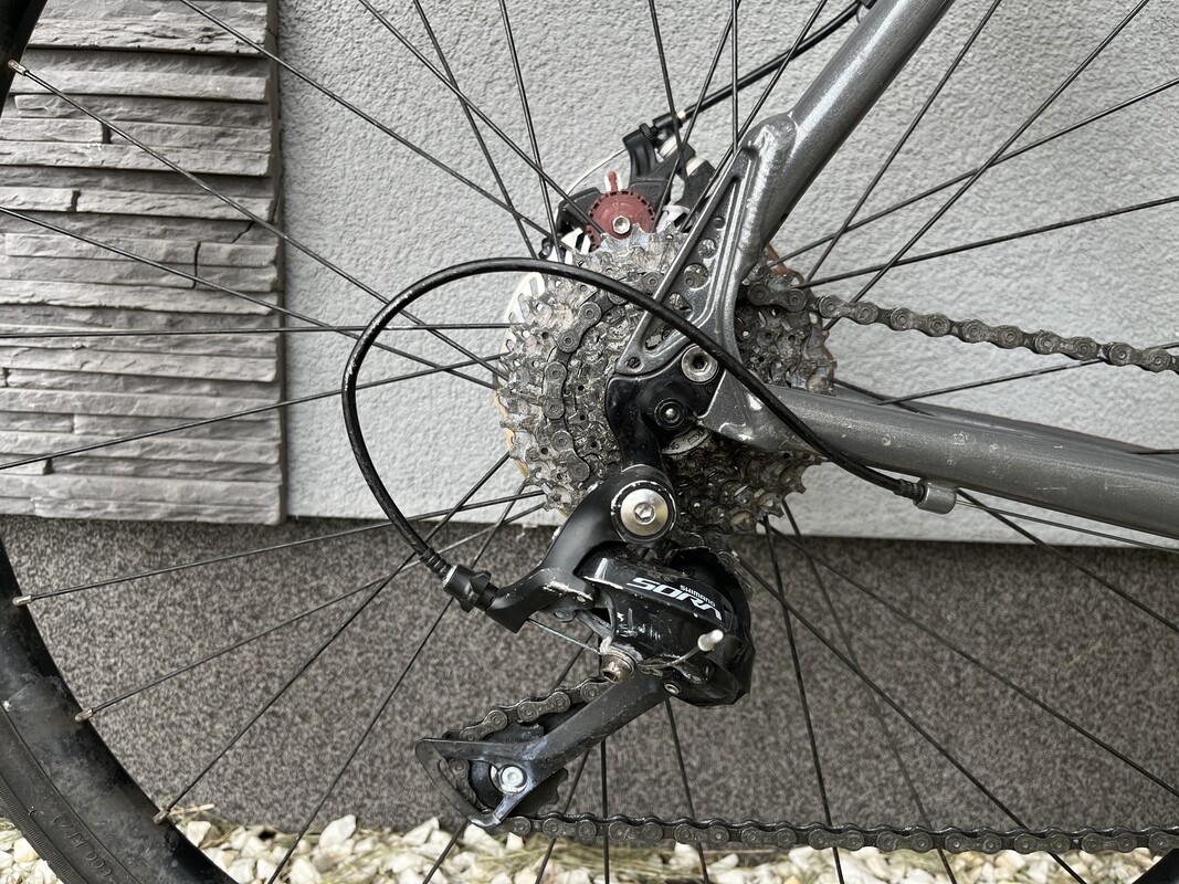 Elbląg Sprzedam rower grawel.
Osprzęt Shimano Sora
Hamulce tarczowe mechaniczne
Rama aluminiowa
Użytkowany przed dwa