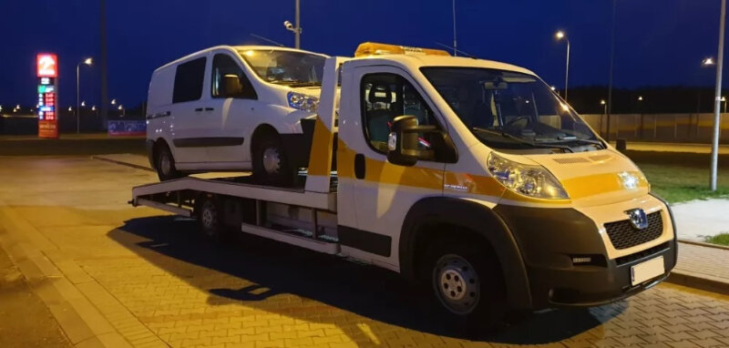 Elbląg Pomoc Drogowa Elbląg 24h Laweta SiódemkaZajmujemy się pomocą drogową 24 godziny 7 dni w tygodniu. Jesteśmy