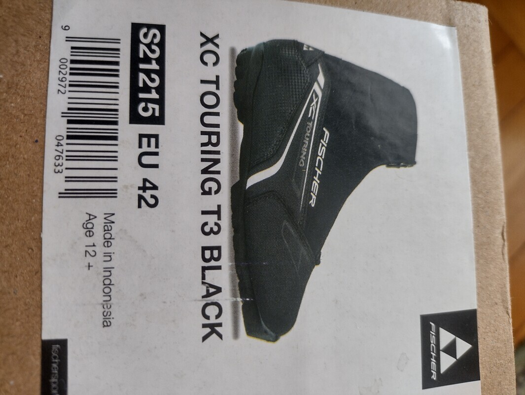 Elbląg Buty do nart biegowych f-my Fischer XC TOURING T3 rozm. EU 42 kolor czarne. 
Nowe w oryginalnym kartonie.