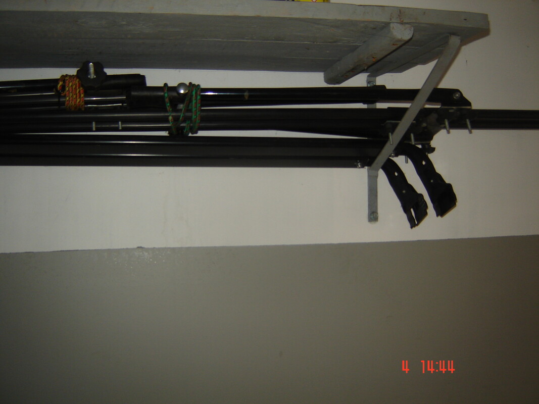 Elbląg Sprzedam (używany) samochodowy bagażnik dachowy na dwa rowery. Bagażnik włoskiej firmy Gev, posiada