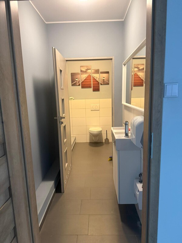 Elbląg 🌟 Przestronny, klimatyzowany lokal 80m² na wynajem – idealny na biuro lub usługi!