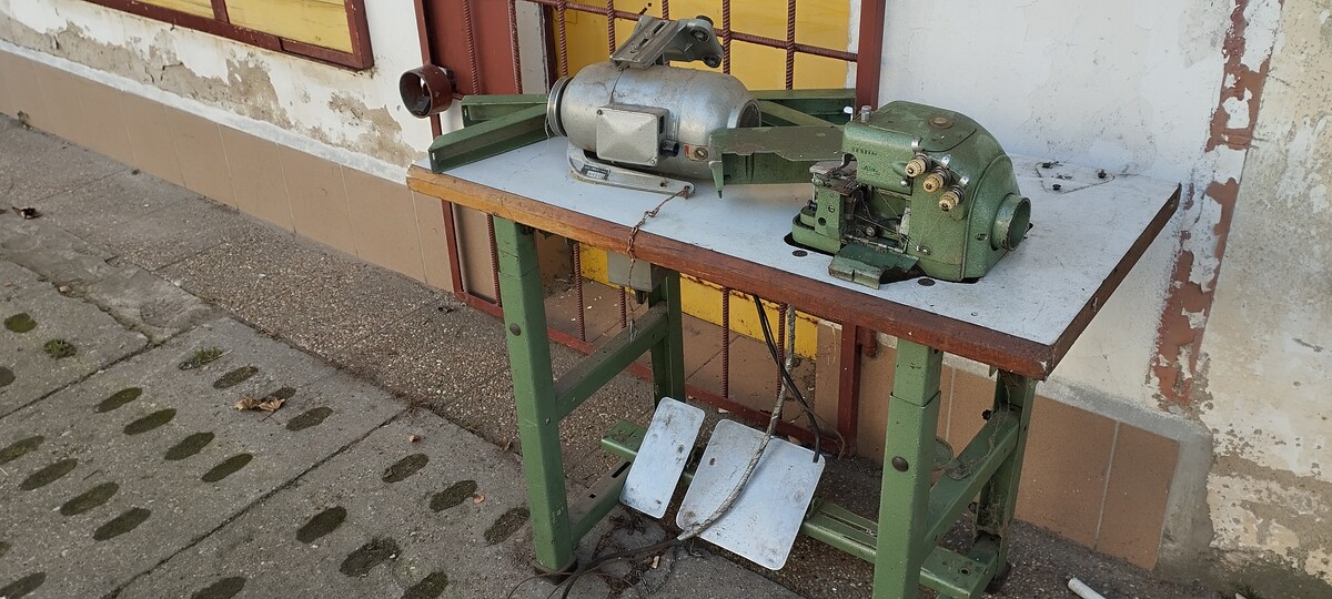 Elbląg Sprzedam overlock 3 nitkowy Textima. Zasilanie 380/220volt Zainteresowany/na ?dzwoń.