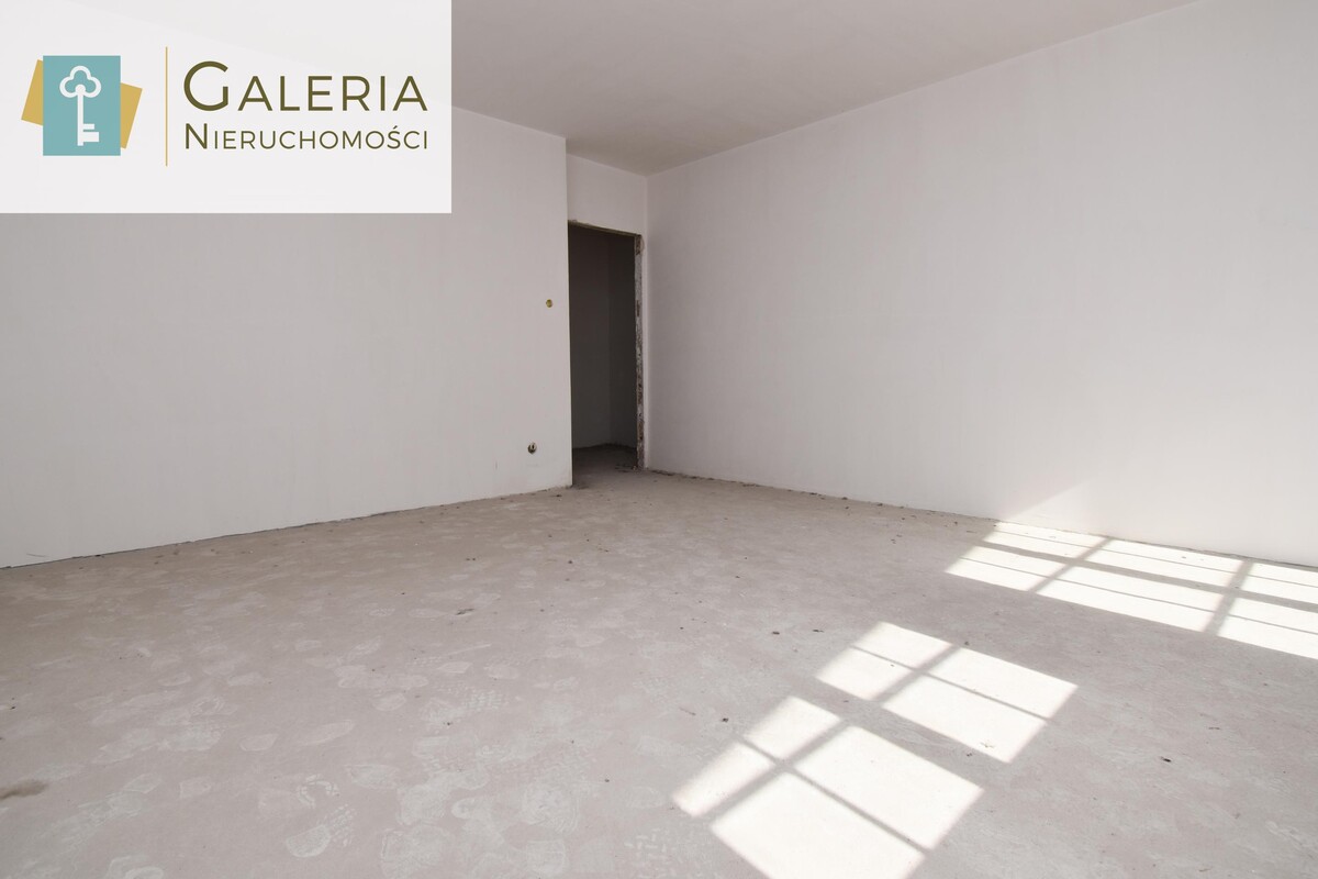 Elbląg GALERIA NIERUCHOMOŚCIZ pasji i miłości do nieruchomościNa sprzedaż: Trzy pokoje z balkonem w samym sercu
