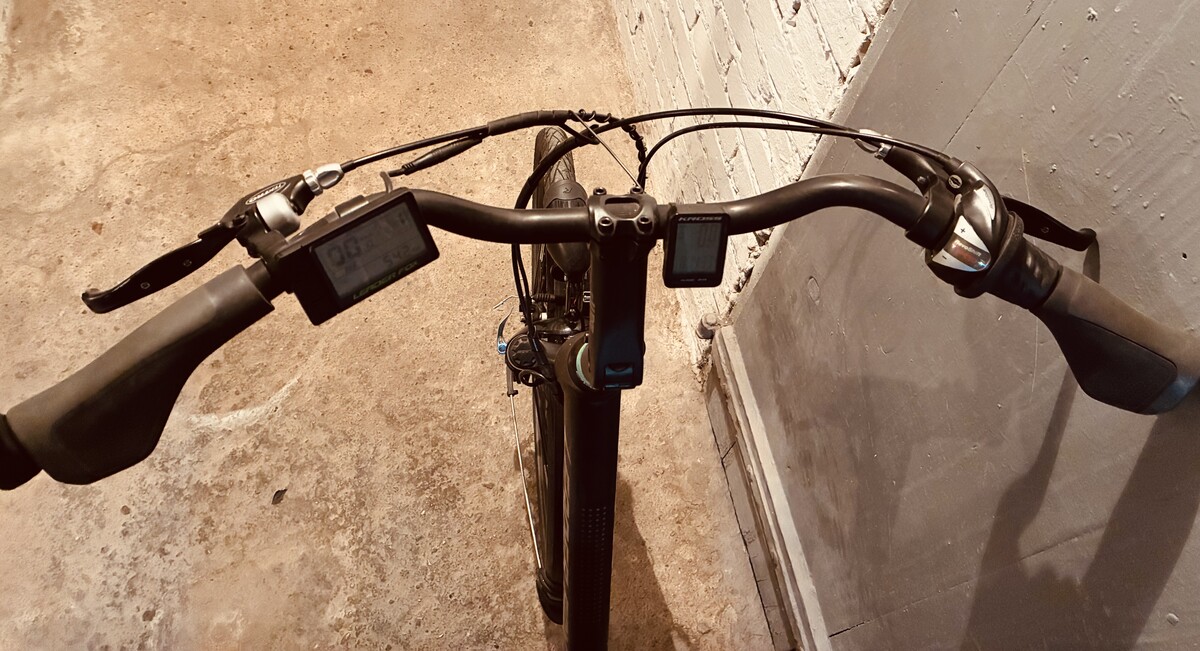 Elbląg Sprzedam 5.letni rower elektryczny Leader Fox Latona, koła 26” , rama 16,5” , czarny mat/złoty.