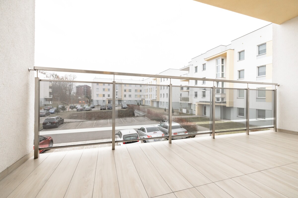 Elbląg Sprzedam mieszkanie 2 pokojowe, 53,77 m2 na osiedlu przy ul. Łęczyckiej. Gotowe do zamieszkania.